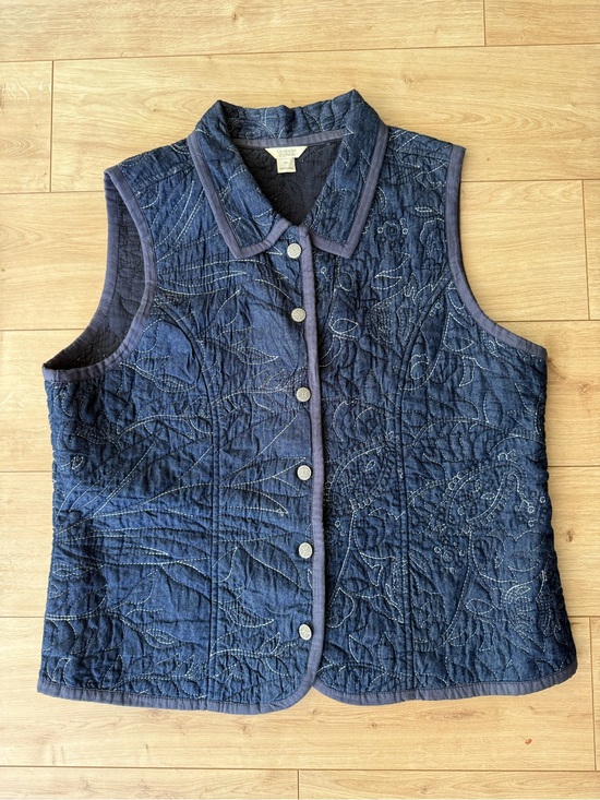 Christopher & Banks Jackets & Blazers - Vintage Christopher & Banks Quilted Denim Vest XL Floral Embroidered Cottagecore